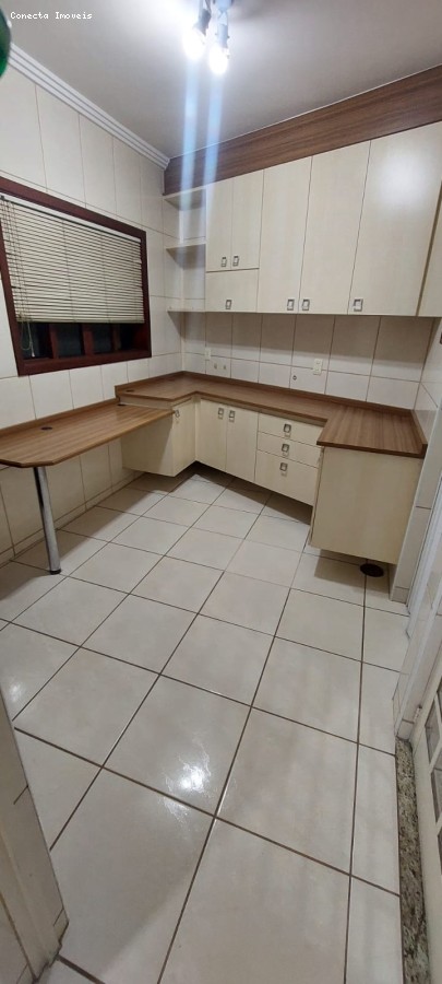 Casa, 3 quartos, 202 m² - Foto 9