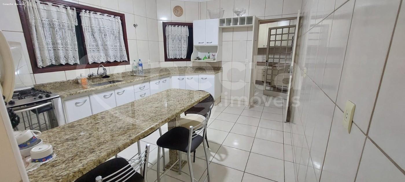 Casa, 3 quartos, 202 m² - Foto 15